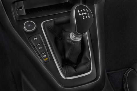 Ford Focus (Baujahr 2015) Titanium 5 Türen Schalthebel