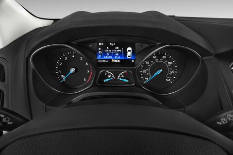 Ford Focus (Baujahr 2015) Trend 5 Türen Tacho und Fahrerinstrumente