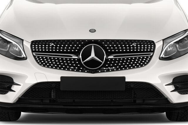 Mercedes GLC Coupe (Baujahr 2018) AMG Line 5 Türen Kühlergrill und Scheinwerfer