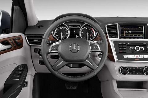 Mercedes M-Class (Baujahr 2012) - 5 Türen Lenkrad