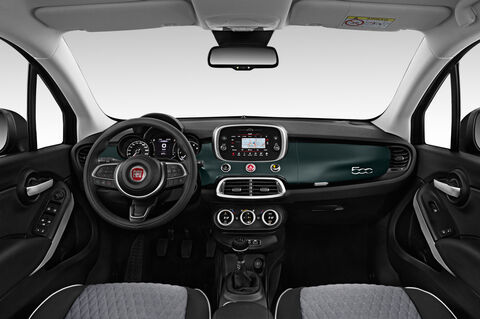 FIAT 500X (Baujahr 2019) City Cross 5 Türen Cockpit und Innenraum