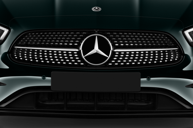 Mercedes E Class (Baujahr 2021) AMG Line 2 Türen Kühlergrill und Scheinwerfer