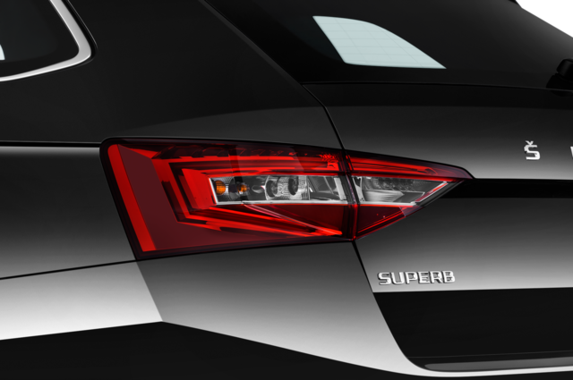 Skoda Superb Combi (Baujahr 2023) Style 5 Türen Rücklicht