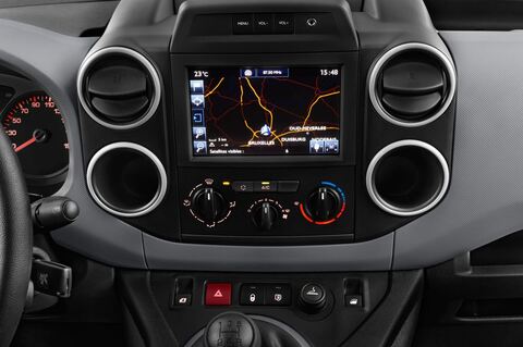 Peugeot Partner (Baujahr 2015) Komfort 4 Türen Mittelkonsole