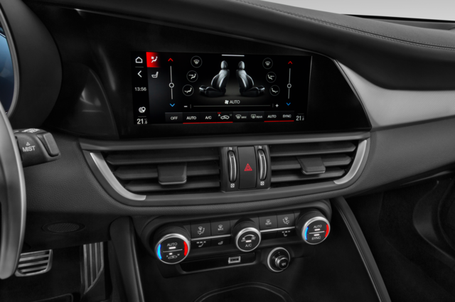 Alfa Romeo Giulia (Baujahr 2023) Veloce 4 Türen Temperatur und Klimaanlage