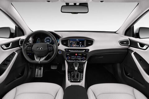 Hyundai IONIQ plug-in Hybrid (Baujahr 2017) Premium 5 Türen Cockpit und Innenraum