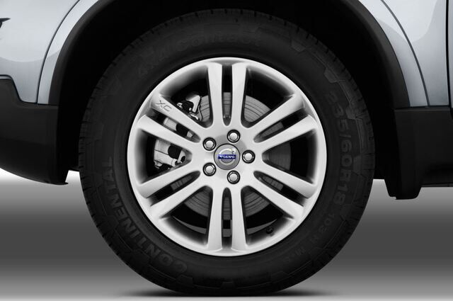 Volvo XC90 (Baujahr 2012) Summum 5 Türen Reifen und Felge