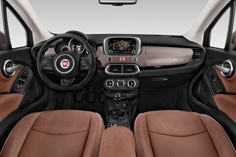 FIAT 500X (Baujahr 2015) Lounge 5 Türen Cockpit und Innenraum