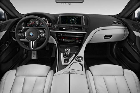 BMW M6 (Baujahr 2017) - 2 Türen Cockpit und Innenraum
