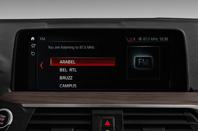 BMW X3 (Baujahr 2018) xLine 5 Türen Radio und Infotainmentsystem