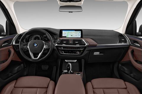 BMW X3 (Baujahr 2018) xLine 5 Türen Cockpit und Innenraum