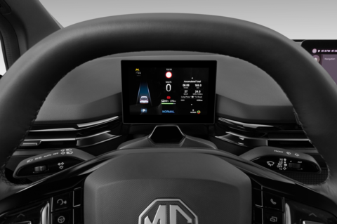 MG MG4 (Baujahr 2023) Luxury 5 Türen Tacho und Fahrerinstrumente