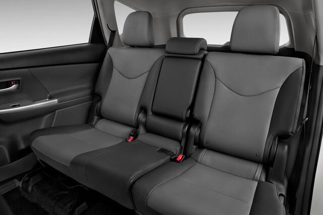 Toyota Prius+ (Baujahr 2011) Life 5 Türen Rücksitze