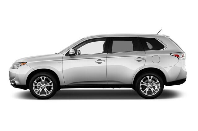 Mitsubishi Outlander (Baujahr 2013) INSTYLE 5 Türen Seitenansicht