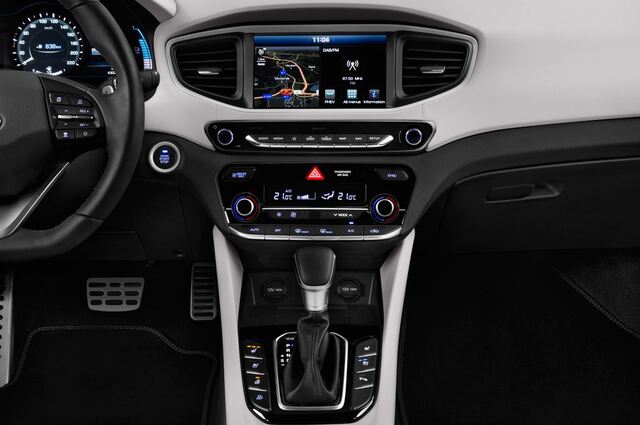 Hyundai IONIQ plug-in Hybrid (Baujahr 2017) Premium 5 Türen Mittelkonsole
