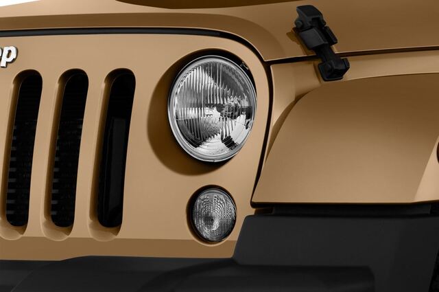 Jeep Wrangler (Baujahr 2017) Sahara 5 Türen Scheinwerfer
