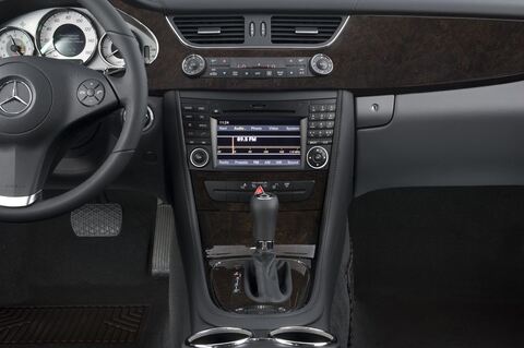 Mercedes CLS (Baujahr 2010) 500 4 Türen Mittelkonsole