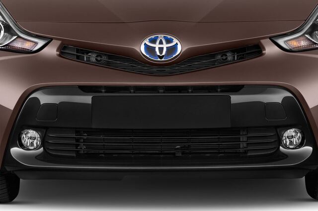 Toyota Prius+ (Baujahr 2016) Comfort 5 Türen Kühlergrill und Scheinwerfer