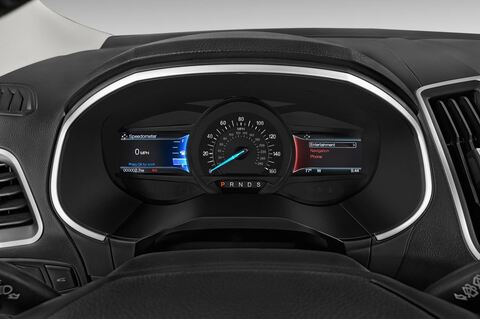 Ford Edge (Baujahr 2016) Titanium 5 Türen Tacho und Fahrerinstrumente