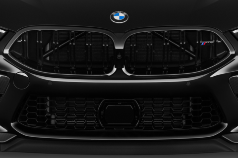 BMW M8 (Baujahr 2021) Competition 2 Türen Kühlergrill und Scheinwerfer