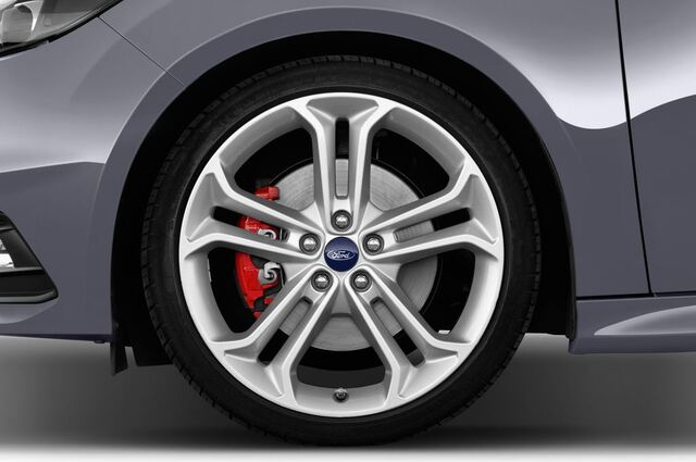 Ford Focus (Baujahr 2015) ST 5 Türen Reifen und Felge