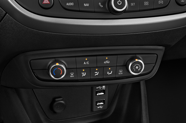 Opel Crossland (Baujahr 2021) Edition 5 Türen Temperatur und Klimaanlage