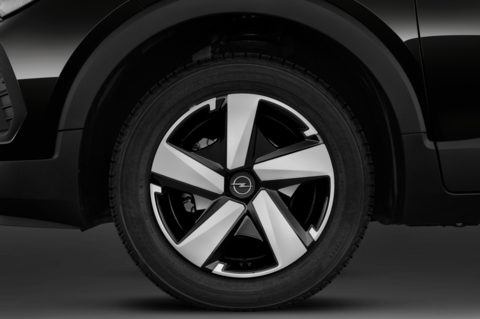 Opel Crossland (Baujahr 2021) Edition 5 Türen Reifen und Felge