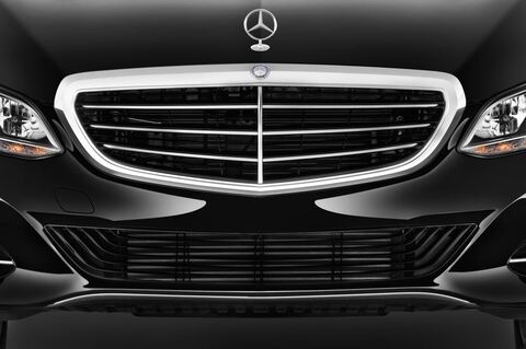 Mercedes E-Class (Baujahr 2015) Elegance 4 Türen Kühlergrill und Scheinwerfer