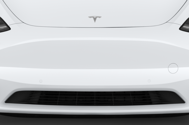 Tesla Model Y (Baujahr 2022) Long Range AWD 5 Türen Kühlergrill und Scheinwerfer