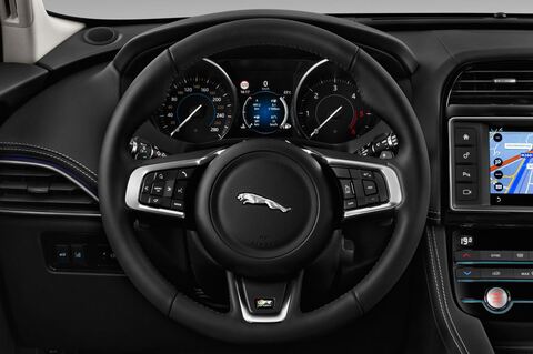 Jaguar F-Pace (Baujahr 2017) R-Sport 5 Türen Lenkrad