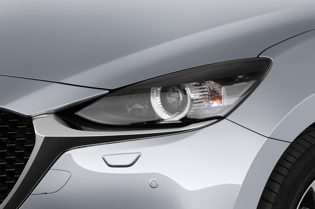 Mazda Mazda2  (Baujahr 2020) Sports-Line 5 Türen Scheinwerfer