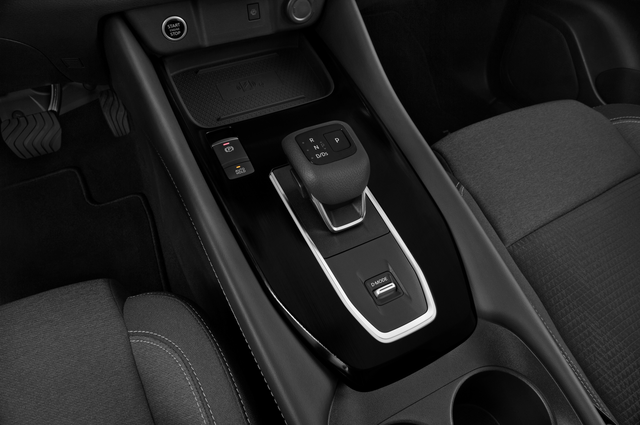 Nissan Qashqai (Baujahr 2022) N-Connecta 5 Türen Schalthebel