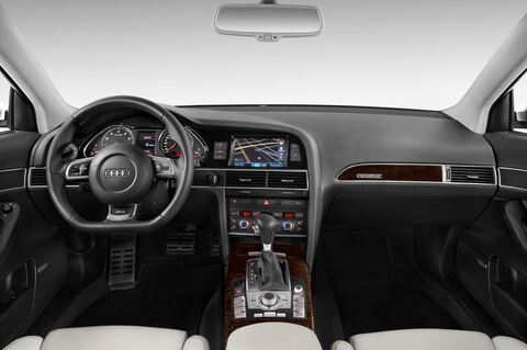 Audi RS6 (Baujahr 2010) - 5 Türen Cockpit und Innenraum