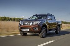 Nissan NP300 Navara DoubnleCub - Laster mit Komfort