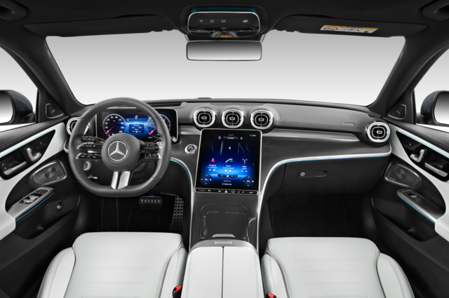 Mercedes C Class (Baujahr 2022) - 5 Türen Cockpit und Innenraum