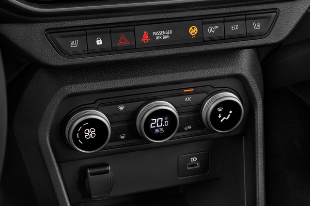 Dacia Jogger (Baujahr 2023) Extreme Hybrid 5 Türen Temperatur und Klimaanlage