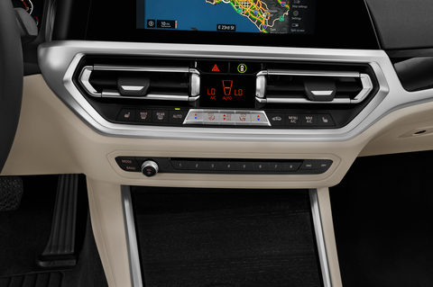 BMW 4 Series (Baujahr 2021) - 2 Türen Temperatur und Klimaanlage