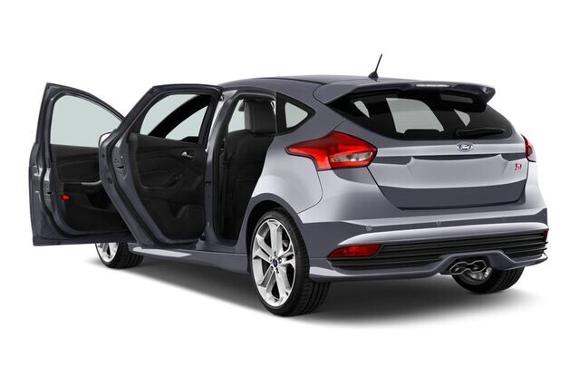 Ford Focus (Baujahr 2015) ST 5 Türen Tür geöffnet