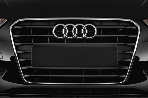 Audi A3 (Baujahr 2013) Ambition 5 Türen Kühlergrill und Scheinwerfer
