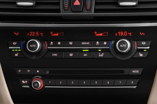 BMW X5 (Baujahr 2014) xDrive30d 5 Türen Radio und Infotainmentsystem