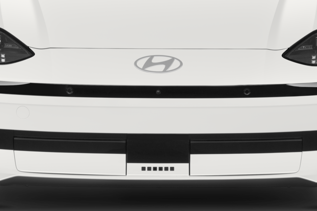 Hyundai Ioniq 6 (Baujahr 2023) Base 4 Türen Kühlergrill und Scheinwerfer