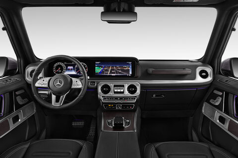 Mercedes G Class (Baujahr 2019) G 500 5 Türen Cockpit und Innenraum