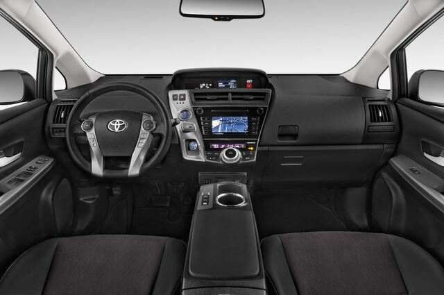 Toyota Prius+ (Baujahr 2016) Comfort 5 Türen Cockpit und Innenraum