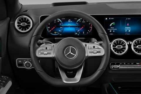 Mercedes GLA (Baujahr 2020) AMG Line 5 Türen Lenkrad