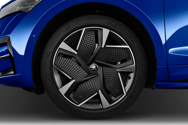 Skoda Enyaq Coupe iV (Baujahr 2022) RS 5 Türen Reifen und Felge