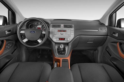 Ford Kuga (Baujahr 2010) Trend 5 Türen Cockpit und Innenraum