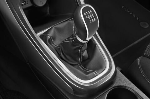 Opel Astra (Baujahr 2012) Sport 5 Türen Schalthebel