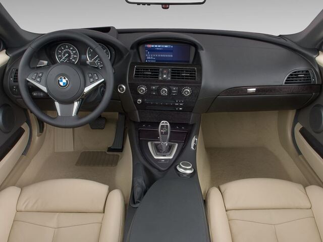 BMW 6 Series (Baujahr 2010) 650i  2 Türen Cockpit und Innenraum