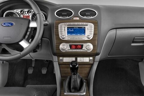 Ford Focus (Baujahr 2011) Ghia 5 Türen Mittelkonsole
