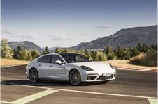 Porsche Panamera Turbo S e-Hybrid - Sahnehaube